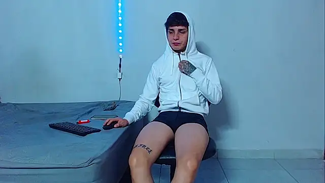 Snapshot of mikecoper_23 chatting on 28, 10, 2025 mikecoper 23 online show from 28, 10, 2025