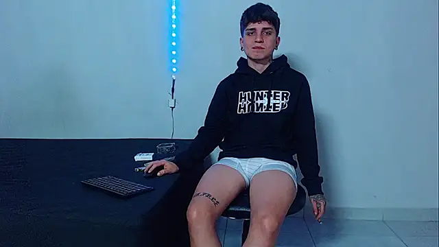 Snapshot of mikecoper_23 chatting on 14, 11, 2025 mikecoper 23 online show from 14, 11, 2025