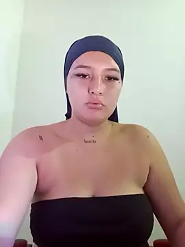 Celeste camila18 online show from 19, 9, 2025