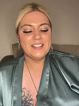 Blondiee3088 online show from 3, 3, 2025