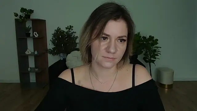 MariaSttone online show from 4, 2, 2025