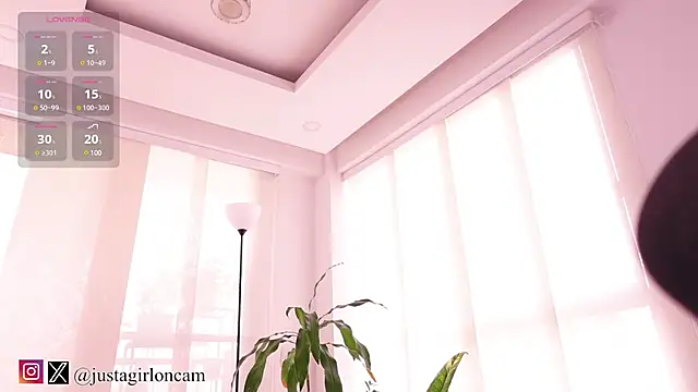 nicollefiorett online show from 23, 2, 2025