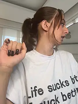 nicollefiorett online show from 28, 4, 2026