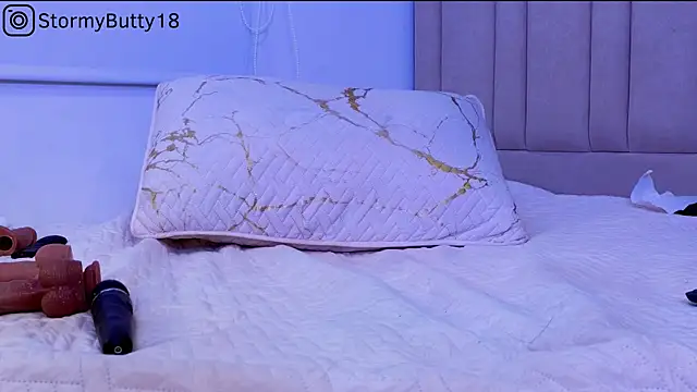 StormyButty18 online show from 1, 3, 2025