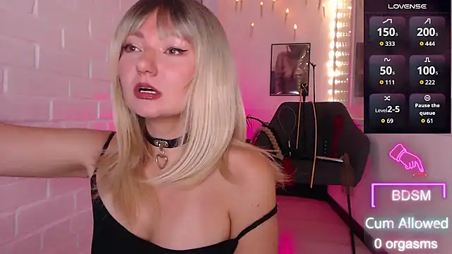 Sandralawrence online show from 24, 9, 2025