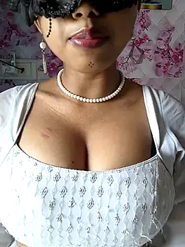 sandy naughty online show from 13, 2, 2026