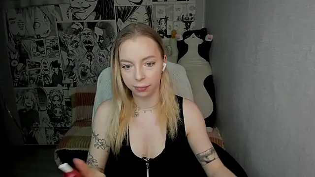 Snapshot of Martha_Cameron chatting on 3, 2, 2025 Martha Cameron online show from 3, 2, 2025