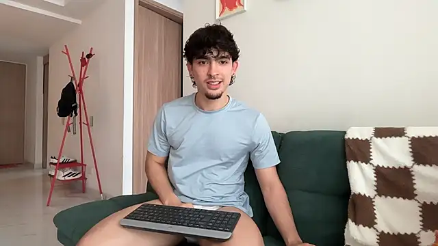 Snapshot of zenn_rush1 chatting on 13, 7, 2026 zenn rush1 online show from 13, 7, 2026