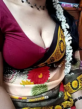 Snapshot of amala_ss chatting on 8, 1, 2025 amala ss online show from 8, 1, 2025