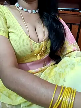 Snapshot of amala_ss chatting on 5, 2, 2025 amala ss online show from 5, 2, 2025