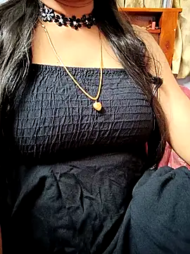 Snapshot of amala_ss chatting on 18, 10, 2025 amala ss online show from 18, 10, 2025