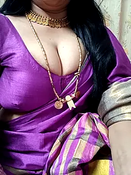 Snapshot of amala_ss chatting on 3, 11, 2025 amala ss online show from 3, 11, 2025