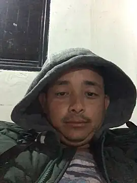 Snapshot of isacalejandroo chatting on 4, 1, 2025 isacalejandroo online show from 4, 1, 2025