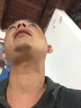 Snapshot of isacalejandroo chatting on 5, 1, 2025 isacalejandroo online show from 5, 1, 2025