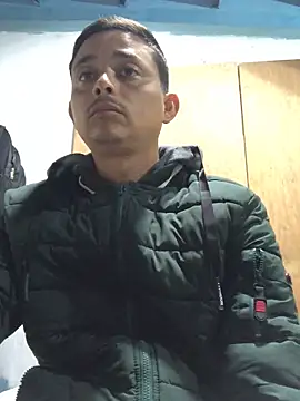 Snapshot of isacalejandroo chatting on 10, 1, 2025 isacalejandroo online show from 10, 1, 2025