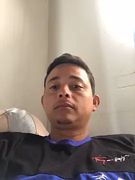 Snapshot of isacalejandroo chatting on 21, 1, 2025 isacalejandroo online show from 21, 1, 2025