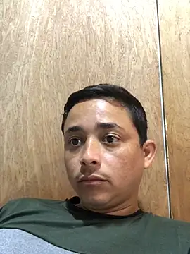 Snapshot of isacalejandroo chatting on 28, 1, 2025 isacalejandroo online show from 28, 1, 2025