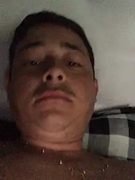 Snapshot of isacalejandroo chatting on 8, 2, 2025 isacalejandroo online show from 8, 2, 2025