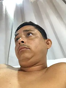 Snapshot of isacalejandroo chatting on 8, 3, 2025 isacalejandroo online show from 8, 3, 2025