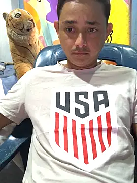 Snapshot of isacalejandroo chatting on 9, 3, 2025 isacalejandroo online show from 9, 3, 2025