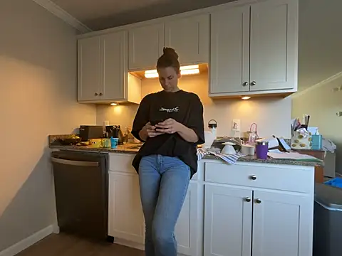 MissSwitch online show from 19, 3, 2025