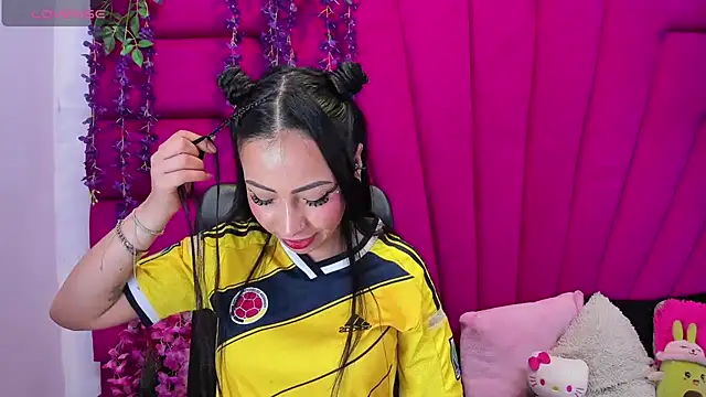 nathalia pink online show from 3, 7, 2026