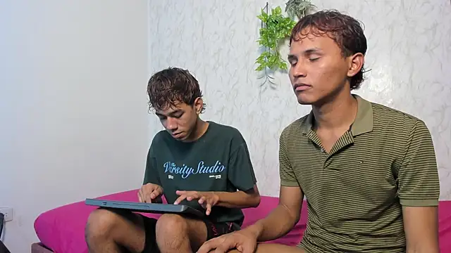 boys yourparty online show from 25, 4, 2026