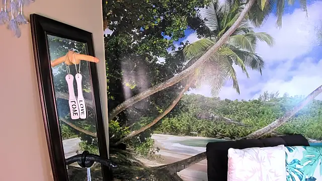 Mieldeluna online show from 9, 2, 2025