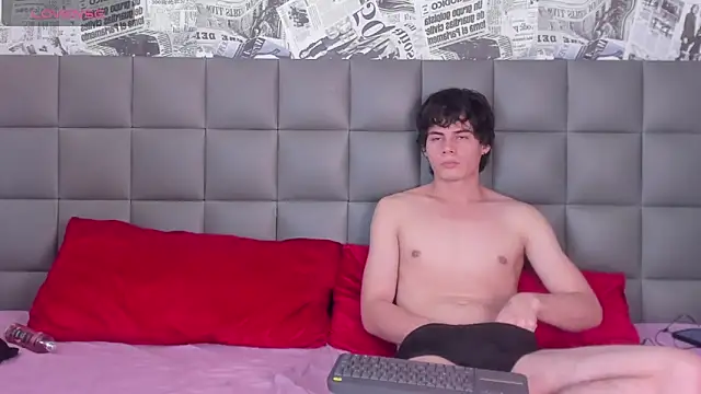 honey moonts online show from 12, 3, 2025