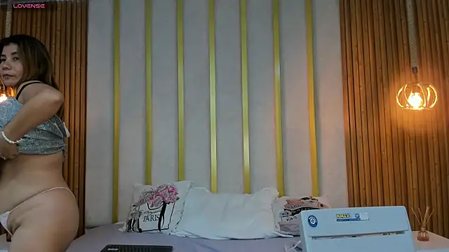 love mommy online show from 9, 3, 2025