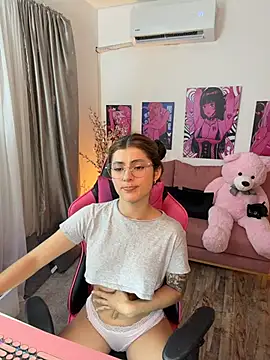 annieesweett online show from 25, 6, 2026