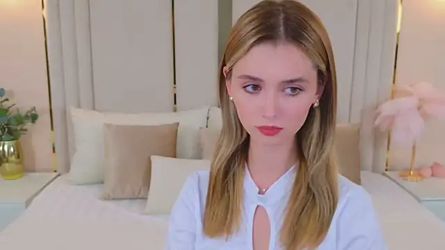 Snapshot of MarybethSnow chatting on 17, 9, 2025 MarybethSnow online show from 17, 9, 2025