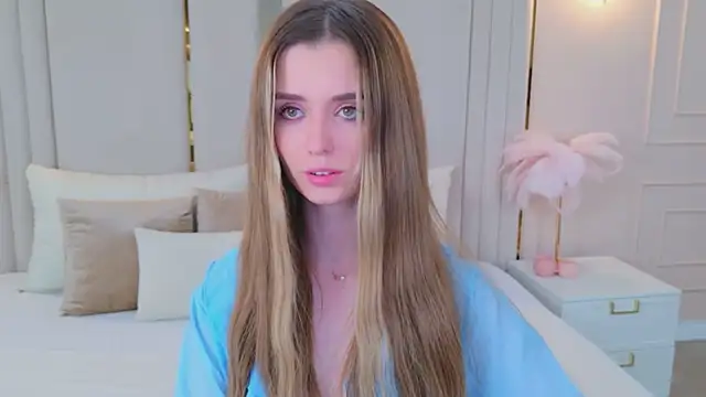 Snapshot of MarybethSnow chatting on 25, 11, 2025 MarybethSnow online show from 25, 11, 2025