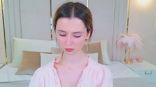 Snapshot of MarybethSnow chatting on 12, 1, 2026 MarybethSnow online show from 12, 1, 2026