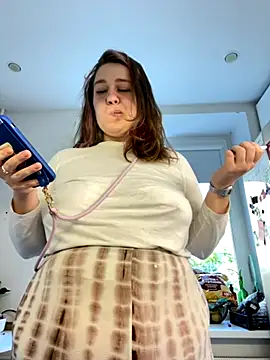 SuzieMurray online show from 25, 9, 2025