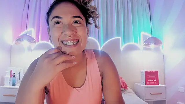 Snapshot of Laurentdupont04 chatting on 12, 9, 2025 Laurentdupont04 online show from 12, 9, 2025