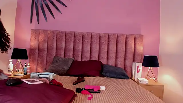 Snapshot of Laurentdupont04 chatting on 7, 10, 2025 Laurentdupont04 online show from 7, 10, 2025