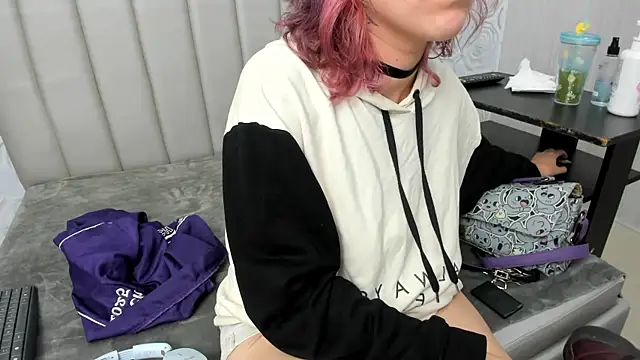 AlexaFoxy18 online show from 29, 7, 2026