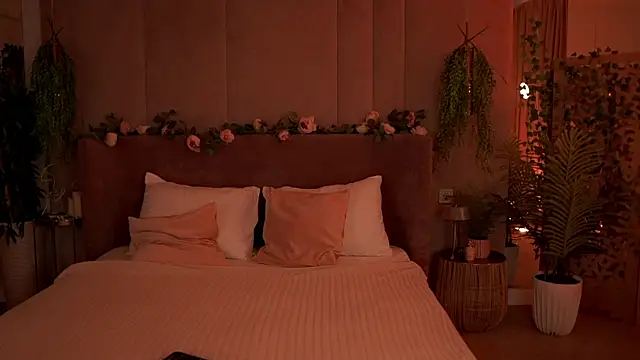 Smiley Mia online show from 18, 9, 2025