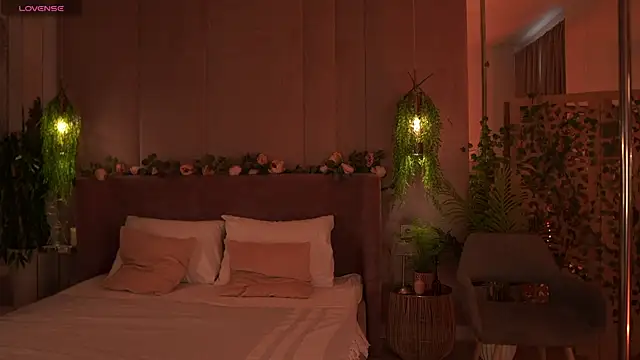 Smiley Mia online show from 24, 9, 2025