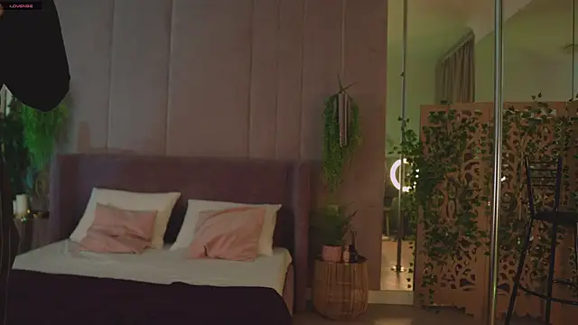 Smiley Mia online show from 20, 11, 2025