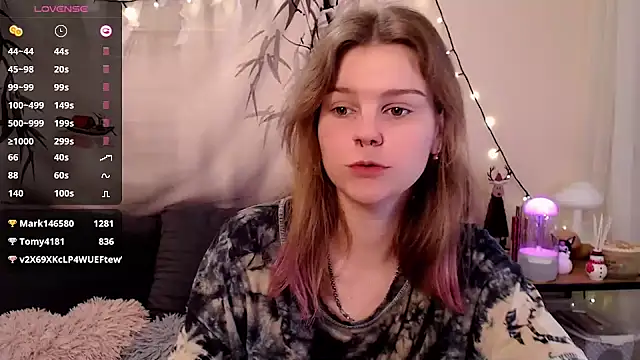 Moona xx online show from 19, 1, 2025