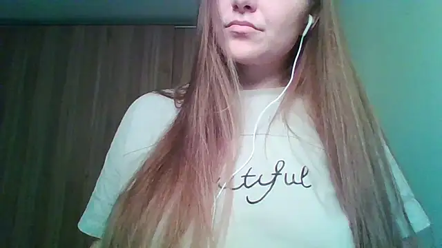 Snapshot of Evasapples chatting on 11, 5, 2026 Evasapples online show from 11, 5, 2026