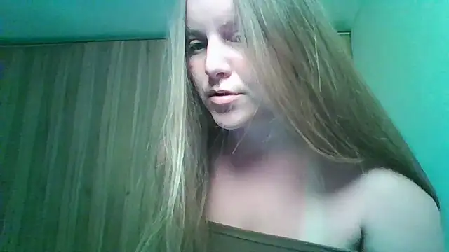 Snapshot of Evasapples chatting on 28, 5, 2026 Evasapples online show from 28, 5, 2026