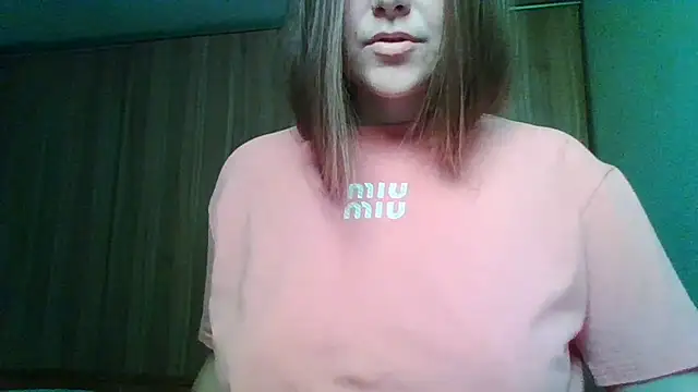 Snapshot of Evasapples chatting on 7, 6, 2026 Evasapples online show from 7, 6, 2026