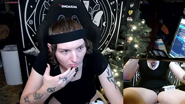 Snapshot of BrandiWRLD_999 chatting on 4, 1, 2025 BrandiWRLD 999 online show from 4, 1, 2025