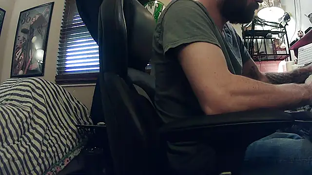 Snapshot of slutty_guy12 chatting on 15, 2, 2025 slutty guy12 online show from 15, 2, 2025