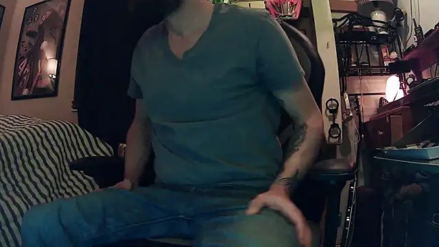 Snapshot of slutty_guy12 chatting on 16, 2, 2025 slutty guy12 online show from 16, 2, 2025