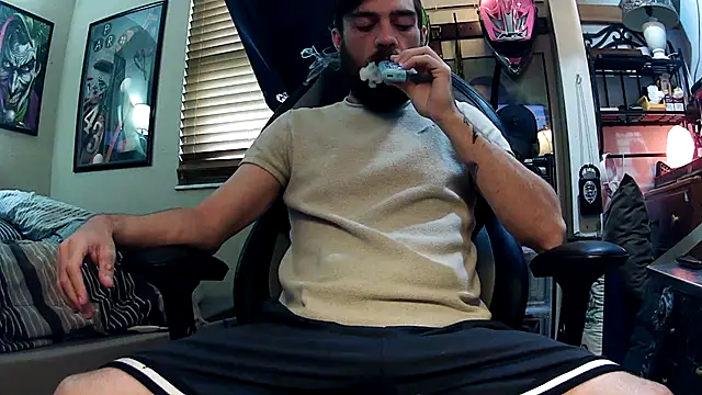 Snapshot of slutty_guy12 chatting on 1, 3, 2025 slutty guy12 online show from 1, 3, 2025