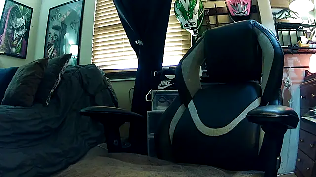 Snapshot of slutty_guy12 chatting on 1, 3, 2025 slutty guy12 online show from 1, 3, 2025